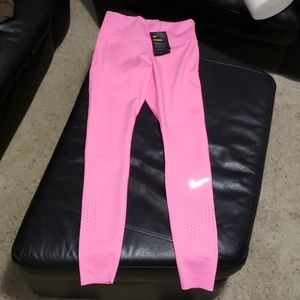 NEW Nike Epic Luxe Leggings
